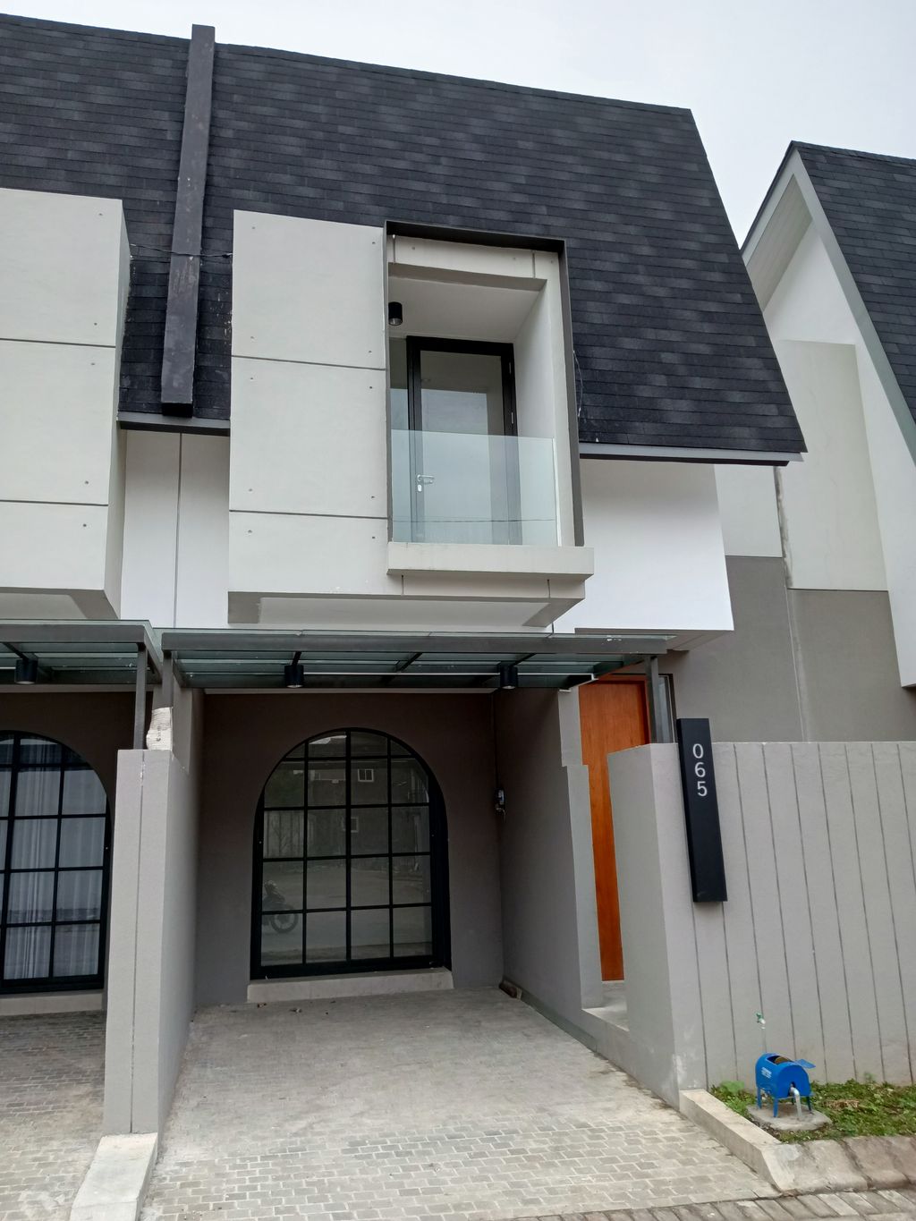 foto tampak rumah tipe Serene Standart perumahan Habitat