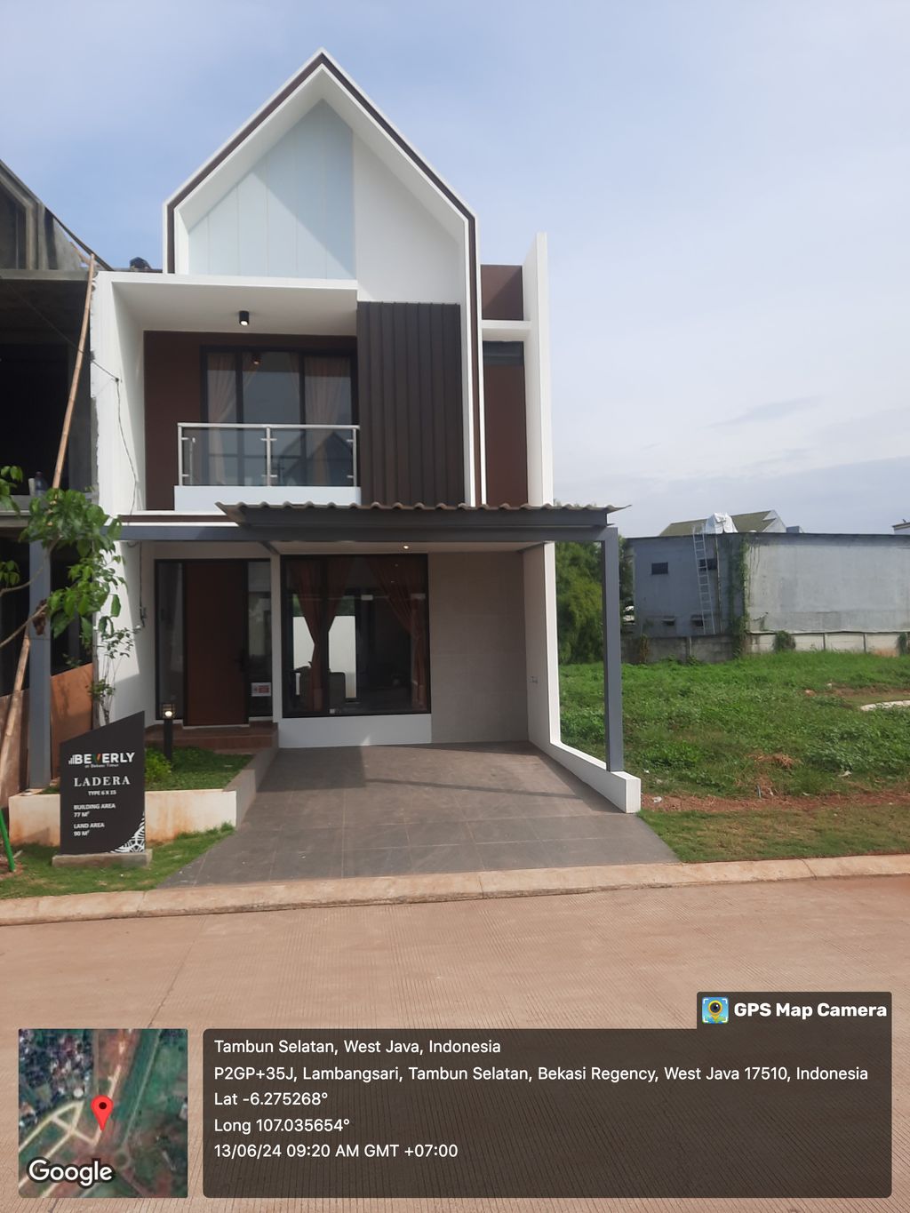 foto tampak rumah tipe 77/90 perumahan BEVERLY