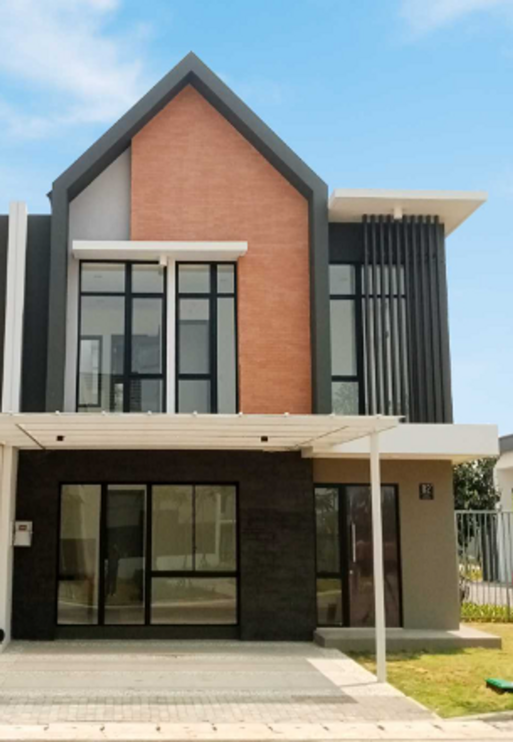 foto tampak rumah tipe TOPAZ HOEK perumahan DISTRIK 17 & 19 ( CLUSTER DENVER)