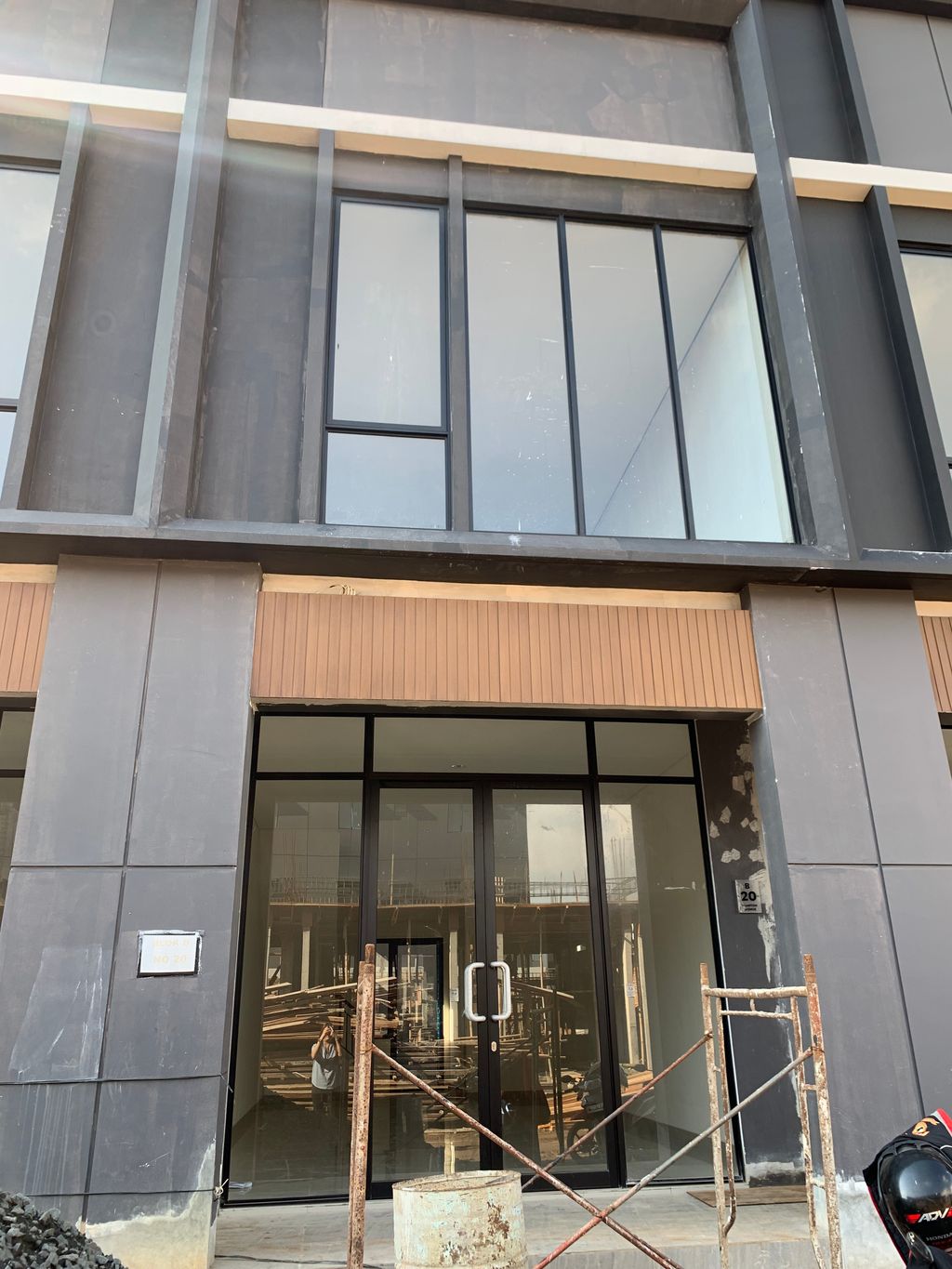 foto contoh rumah perumahan Ruko Hampton Avenue