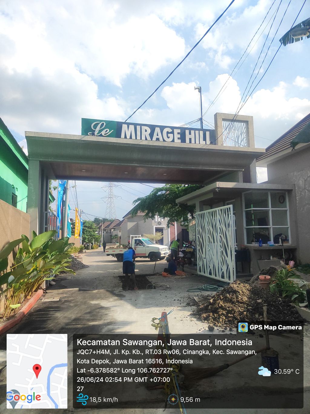foto gerbang perumahan LEMIRAGE HILL