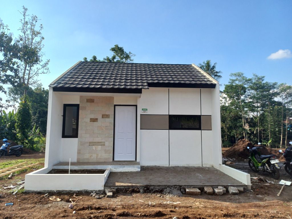 foto tampak rumah tipe 32/60 perumahan PESONA MERBABU 6