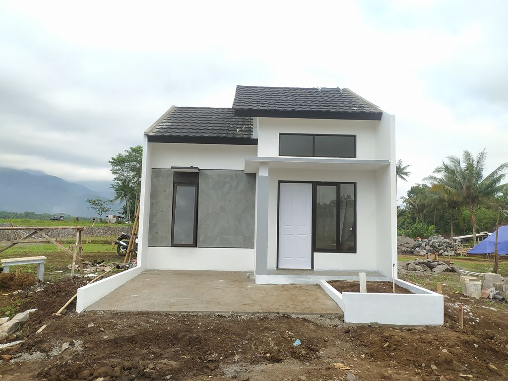 foto tampak rumah tipe 36/75 perumahan PESONA MERBABU 6