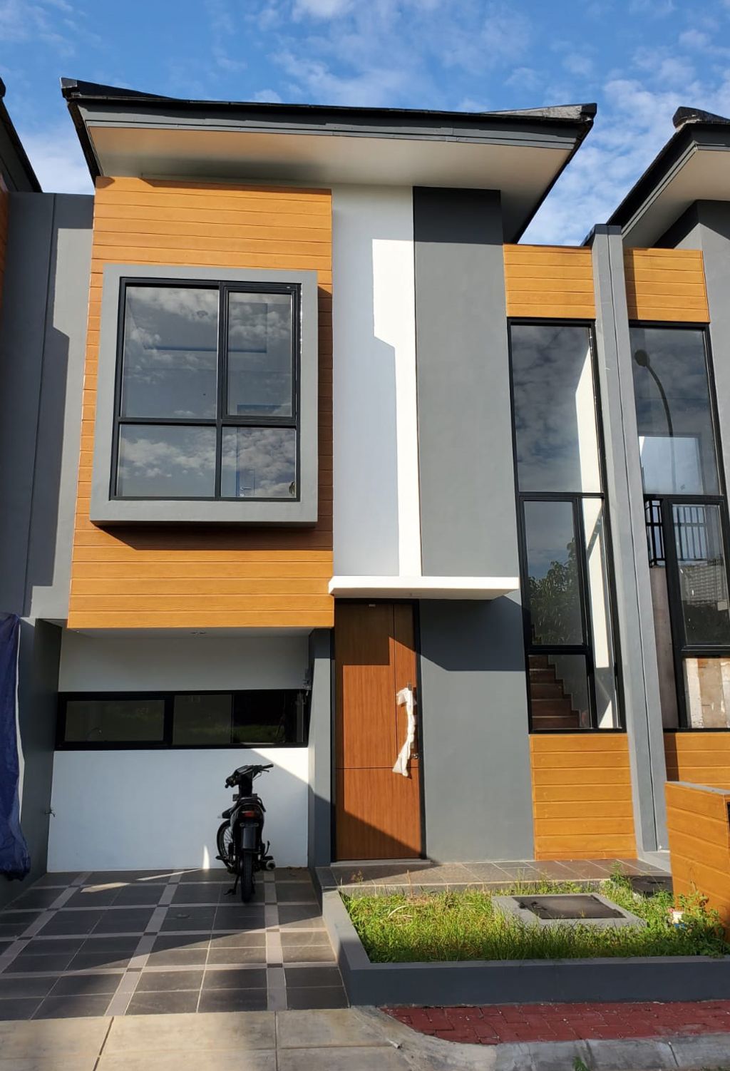 foto tampak rumah tipe Sunflower 70/112 perumahan Springville Residence