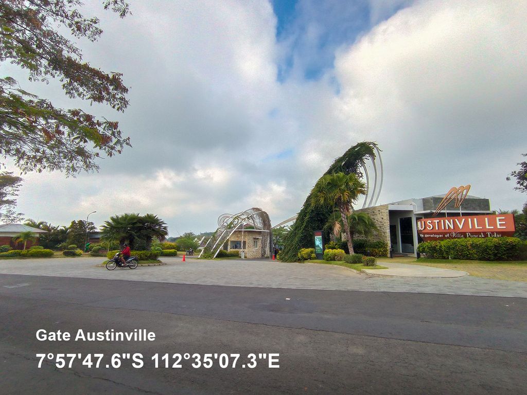 foto gerbang perumahan Perumahan AUSTINVILLE Tahap III