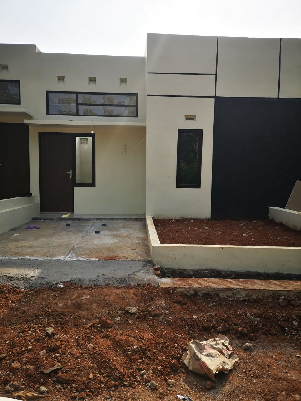 foto tampak rumah tipe 30/83 perumahan Marison Regency Mulyoharjo