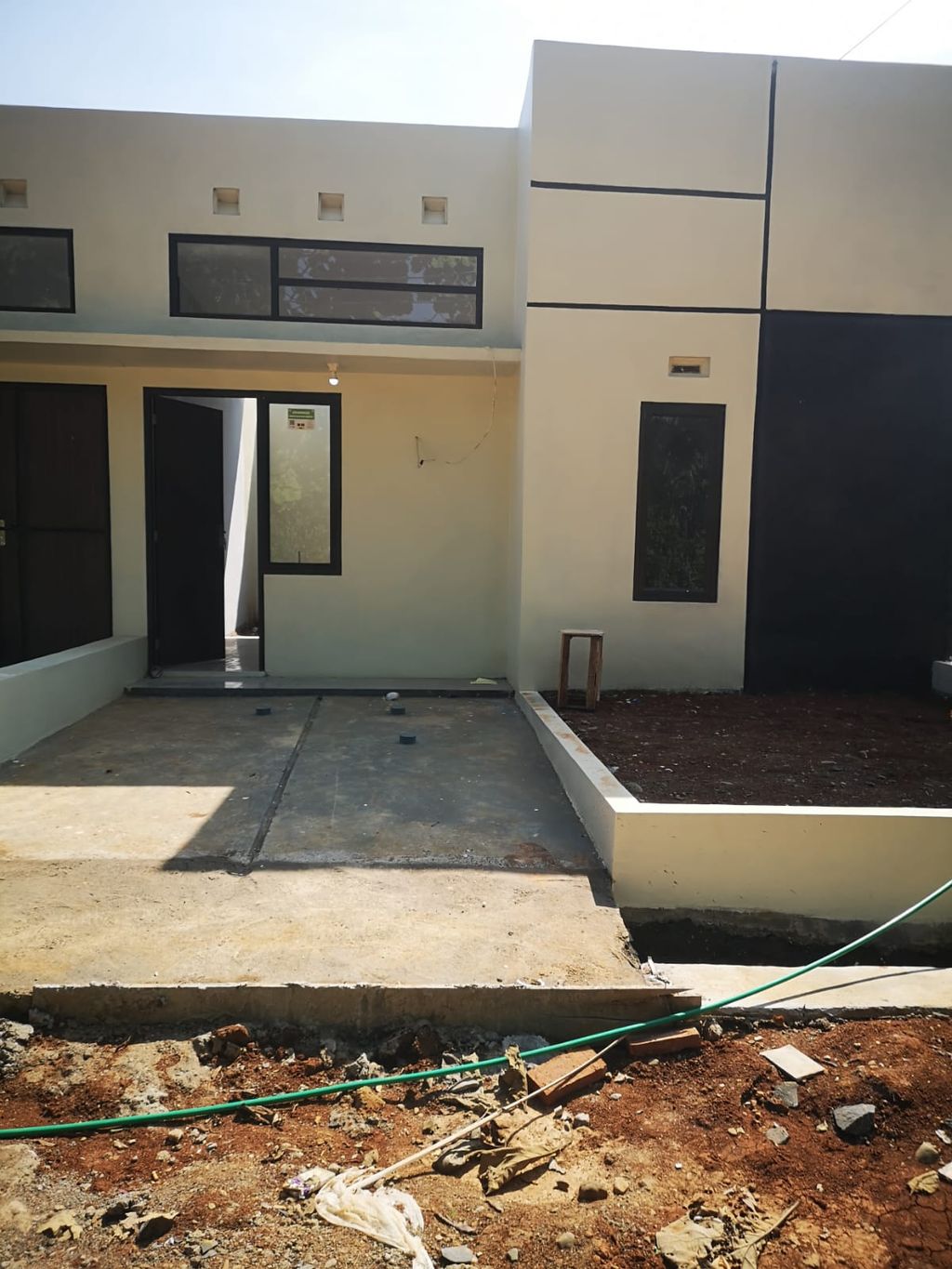 foto tampak rumah tipe 30/101 perumahan Marison Regency Mulyoharjo