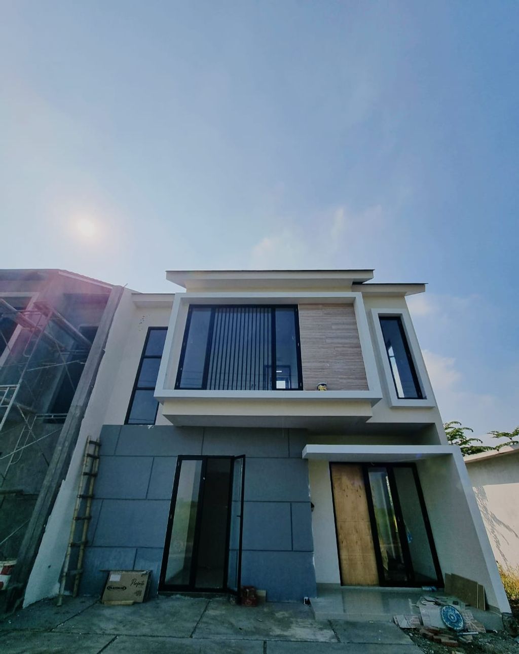 foto tampak rumah tipe CAMELLIA perumahan The Quality Riverside