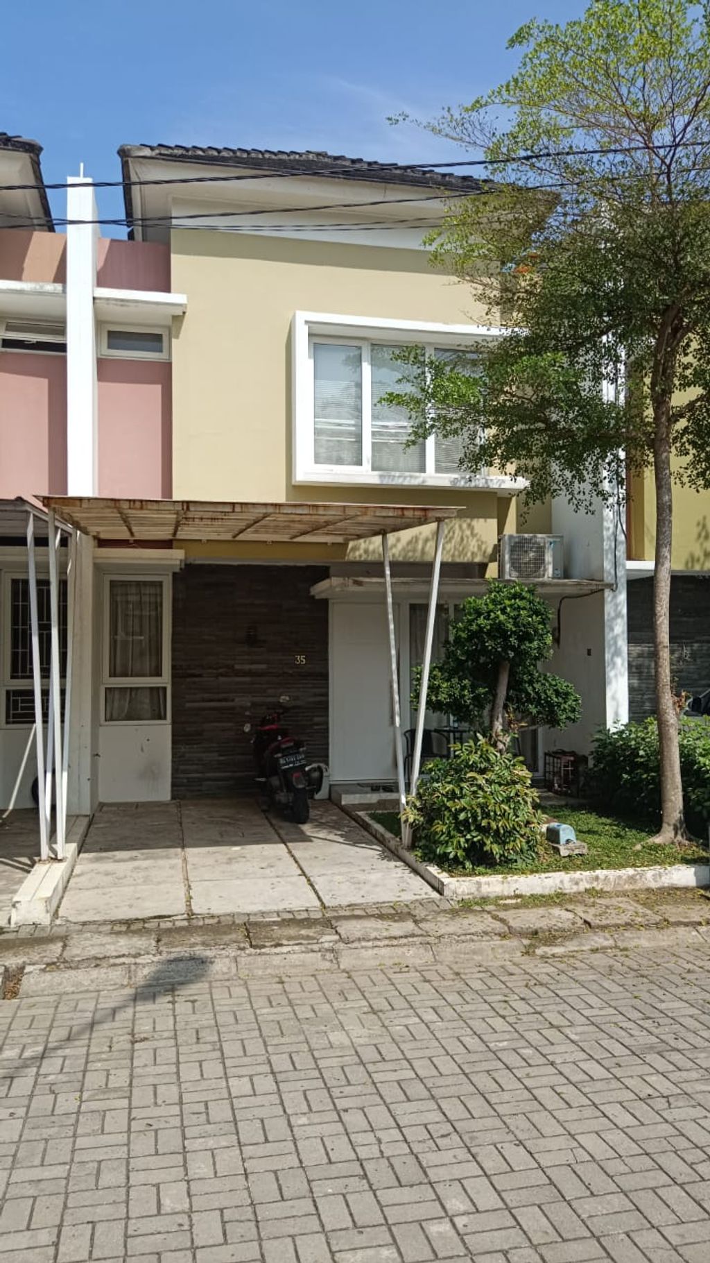 foto tampak rumah tipe Vanda perumahan Springhill Palembang