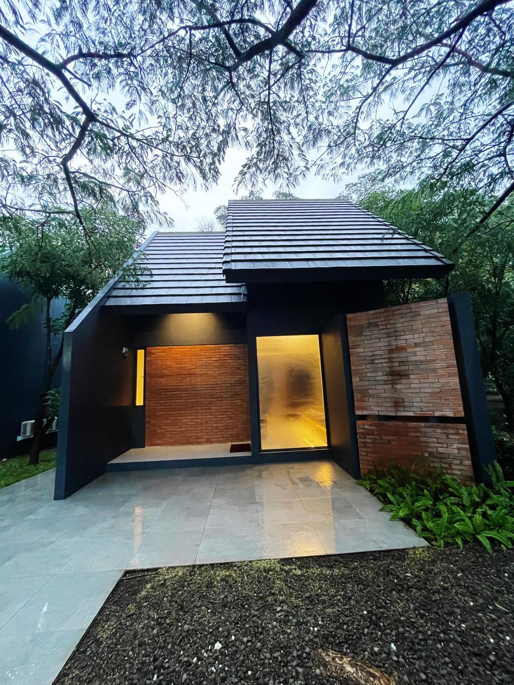 foto tampak rumah tipe LE BLANC 894 perumahan MUTIARA GADING CITY CLUSTER MONACO & PARIS
