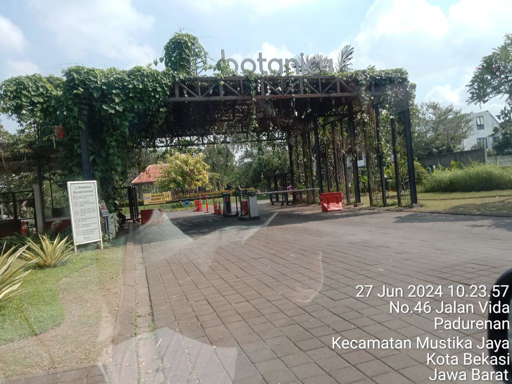 foto gerbang perumahan Vida Bekasi - Cluster Botanica