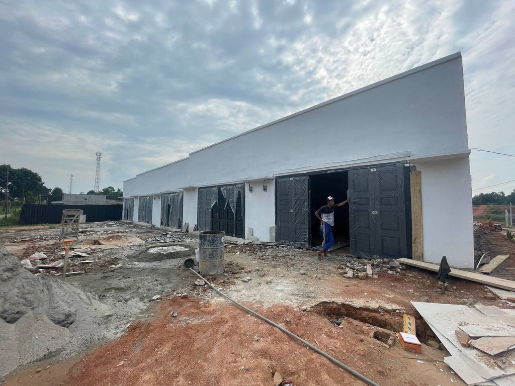 foto tampak rumah tipe RUMKIOS perumahan TAMAN ANNAFRIS SUKAMAJU 2