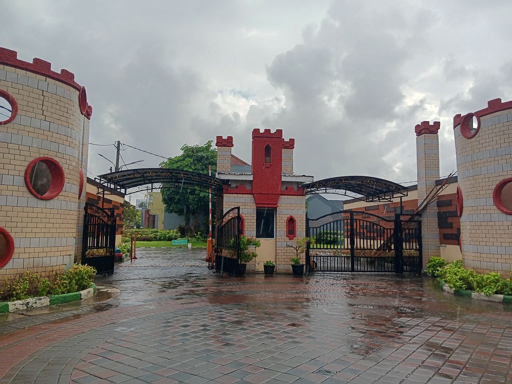 foto gerbang perumahan Puri Asri Regency
