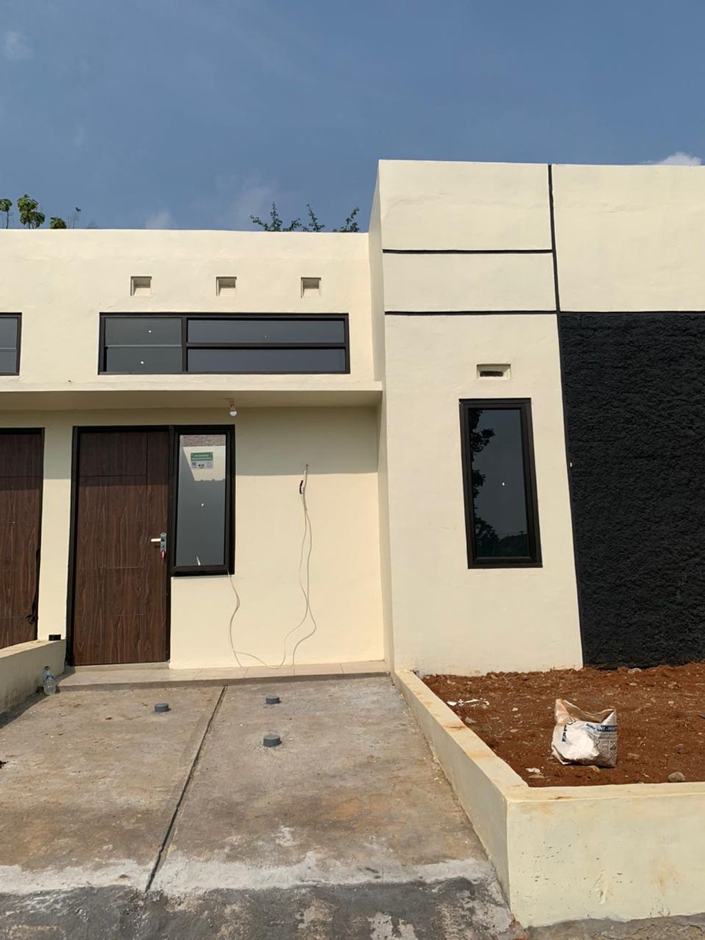 foto tampak rumah tipe 30/71 perumahan Marison Regency Mulyoharjo