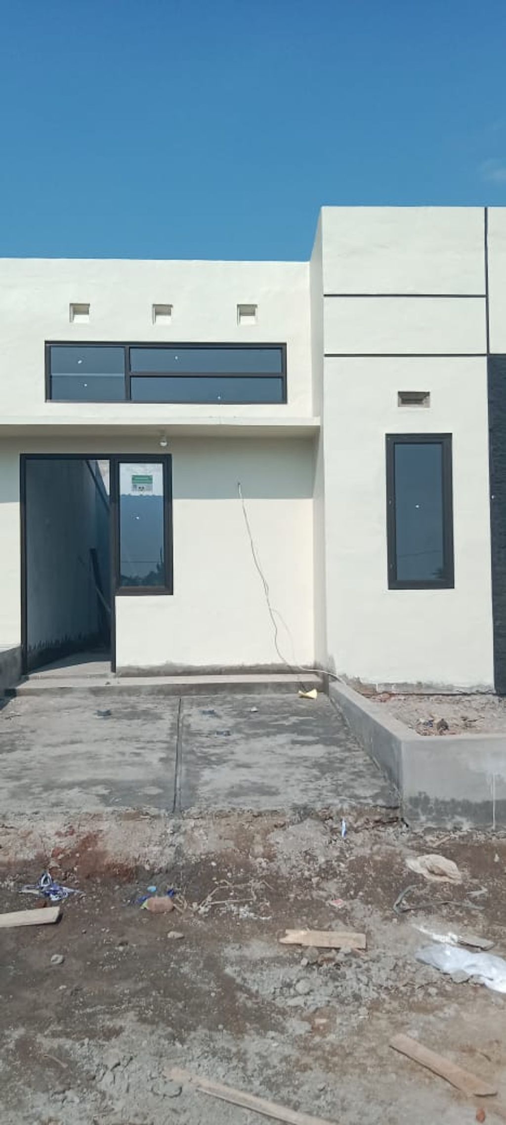 foto tampak rumah tipe 30/75 perumahan Marison Regency Mulyoharjo