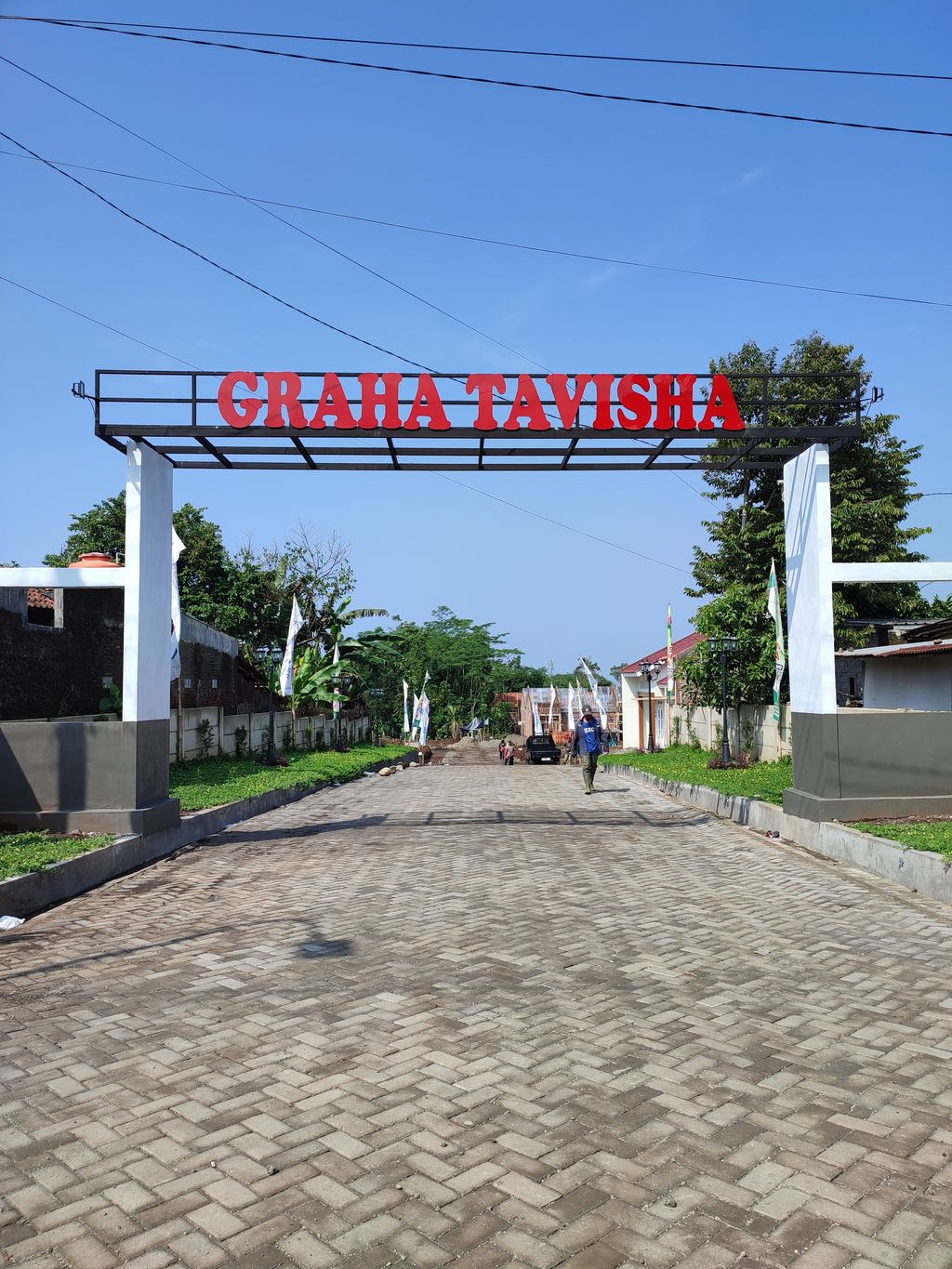 foto gerbang perumahan GRAHA TAVISHA
