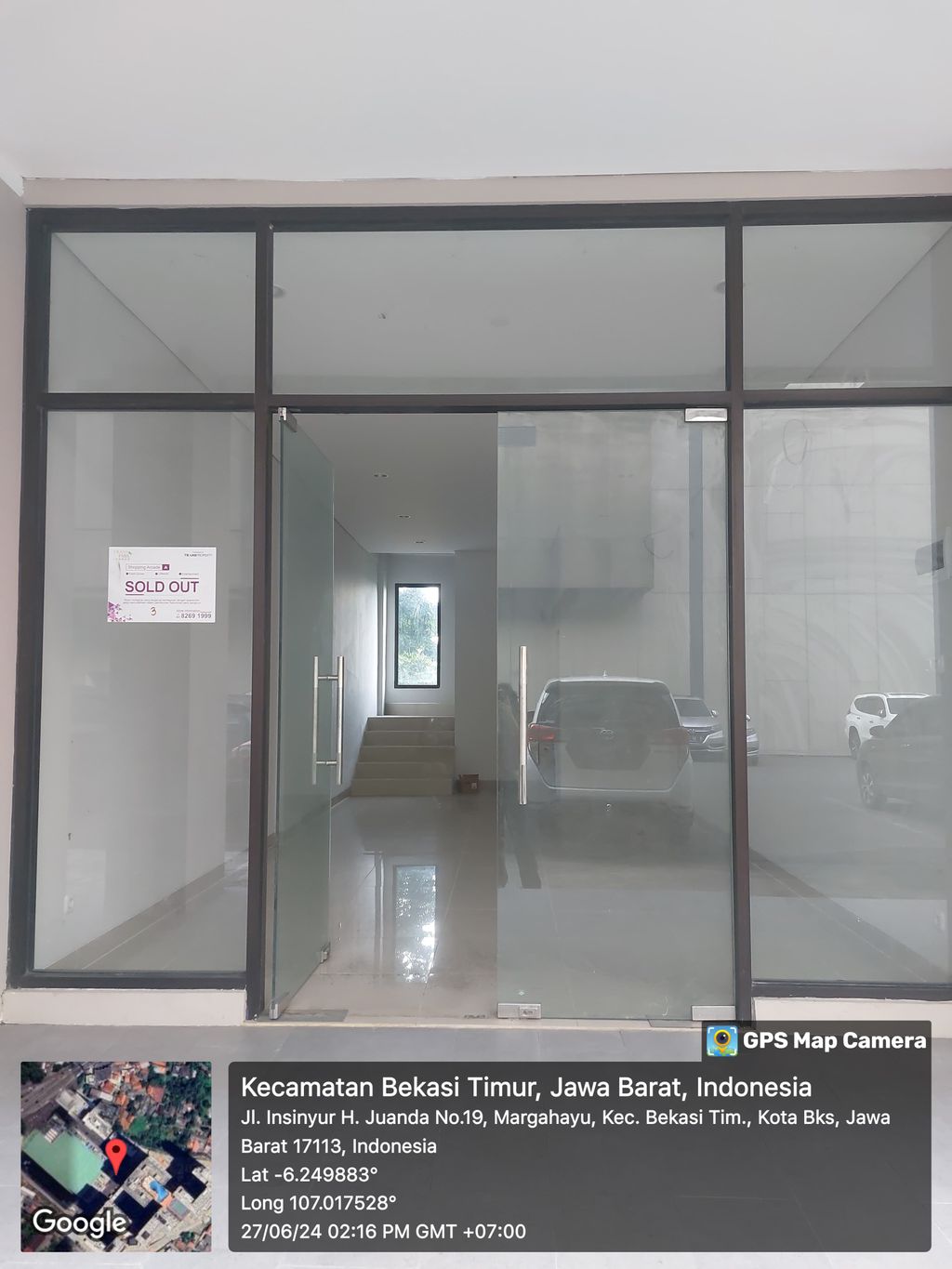 foto tampak rumah tipe Hook 1 perumahan Shopping Arcade/Ruko Trans Park Juanda