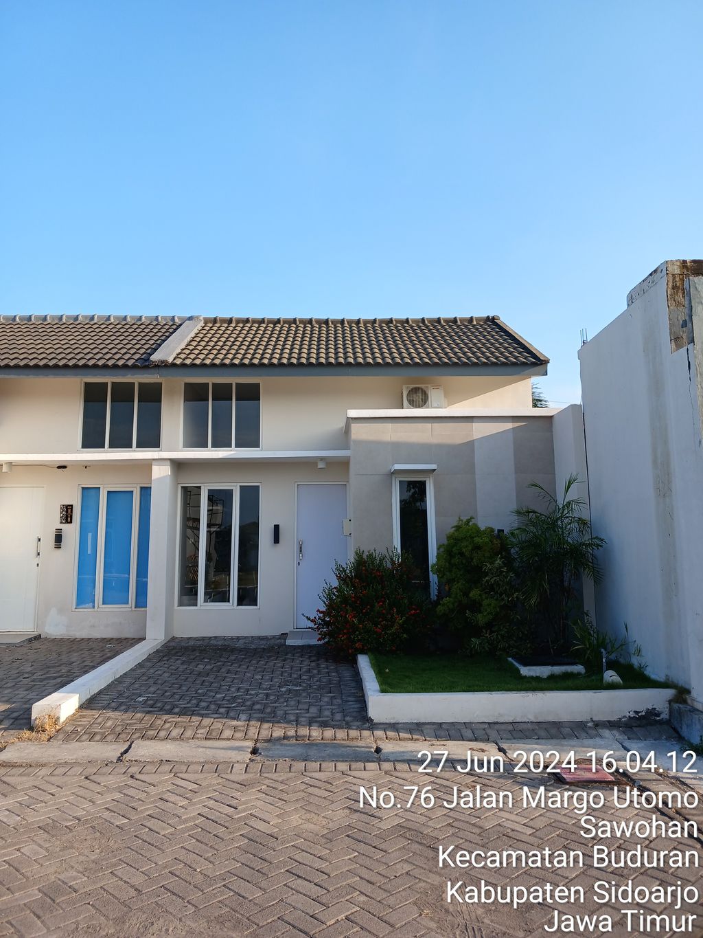 foto tampak rumah tipe SIENA KHUSUS perumahan Newtown Park