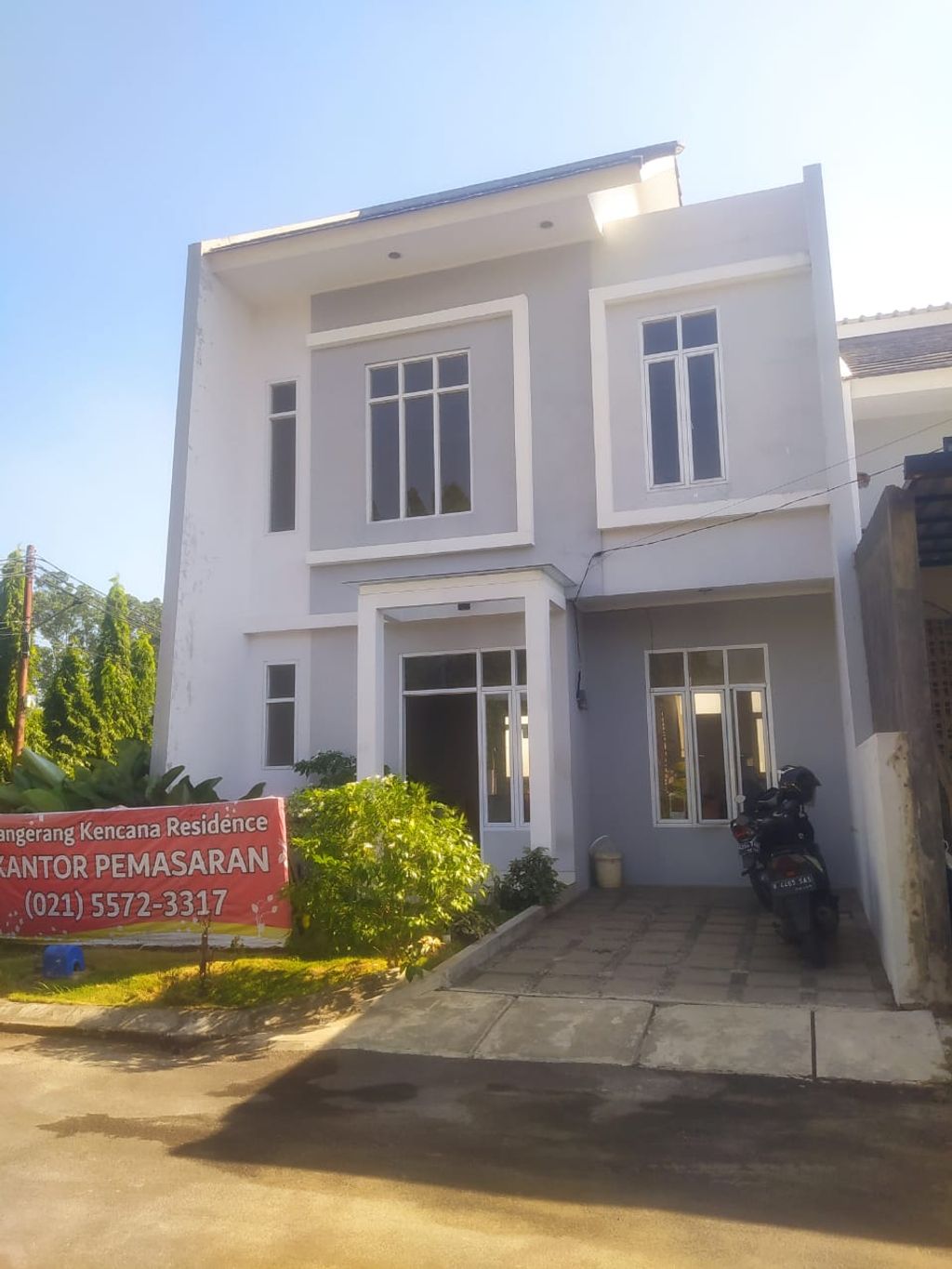 foto tampak rumah tipe 80/116 perumahan TANGERANG KENCANA RESIDENCE