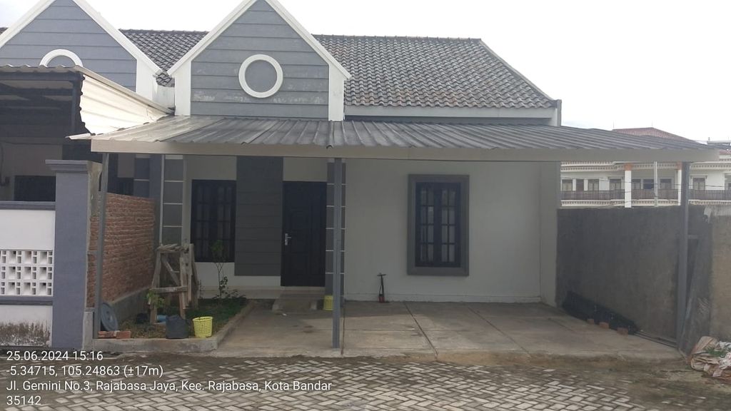 foto tampak rumah tipe B perumahan La Bella Residence