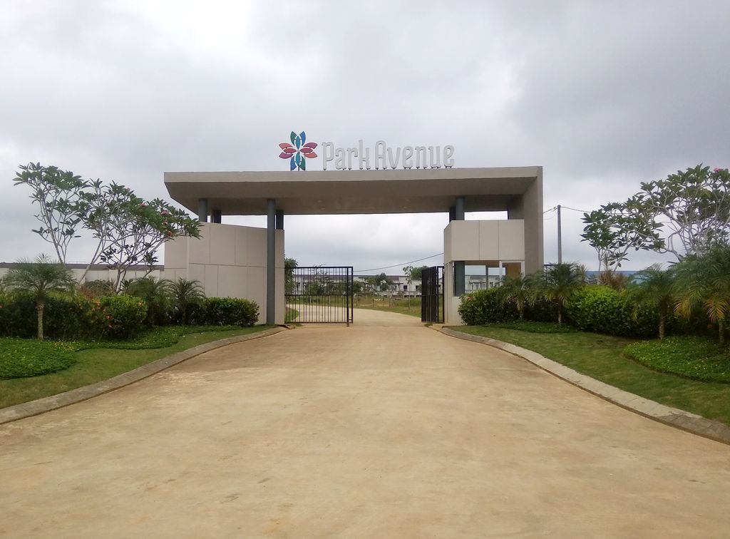 foto gerbang perumahan CitraRaya City Cluster Park Avenue