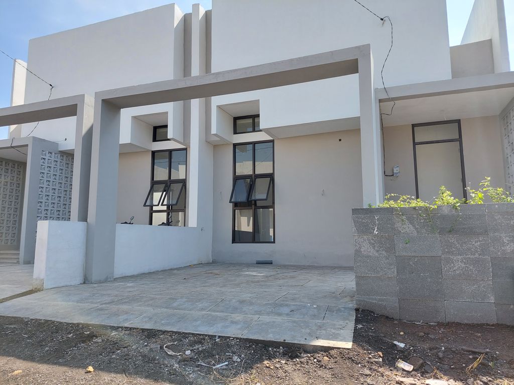 foto tampak rumah tipe ADELIA (AA) HOOK perumahan VICTORY LAND