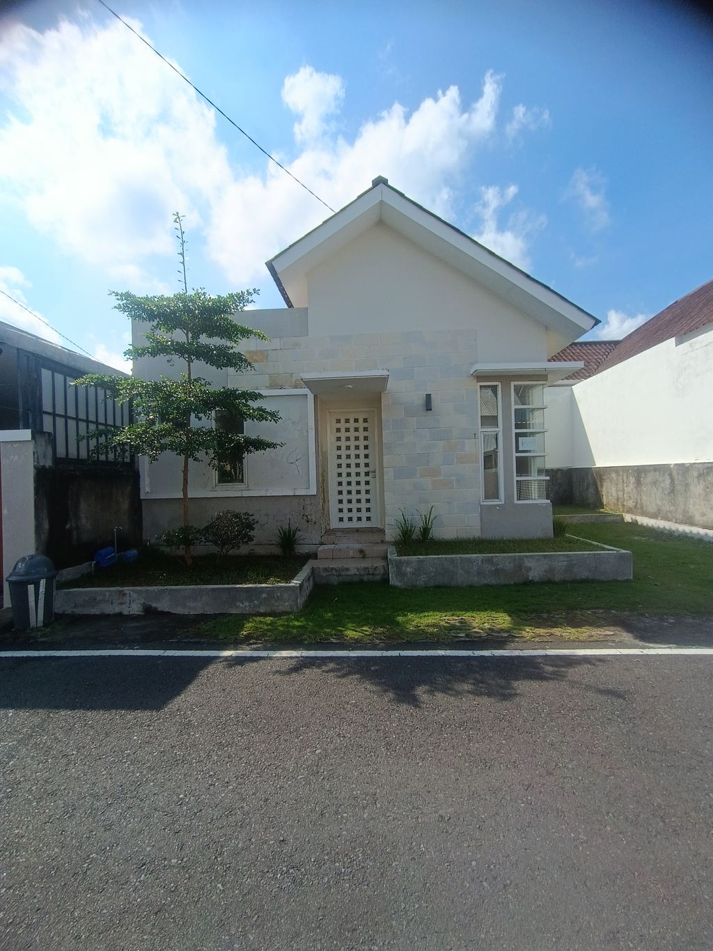 foto contoh rumah perumahan Mahkota Sayang Sayang