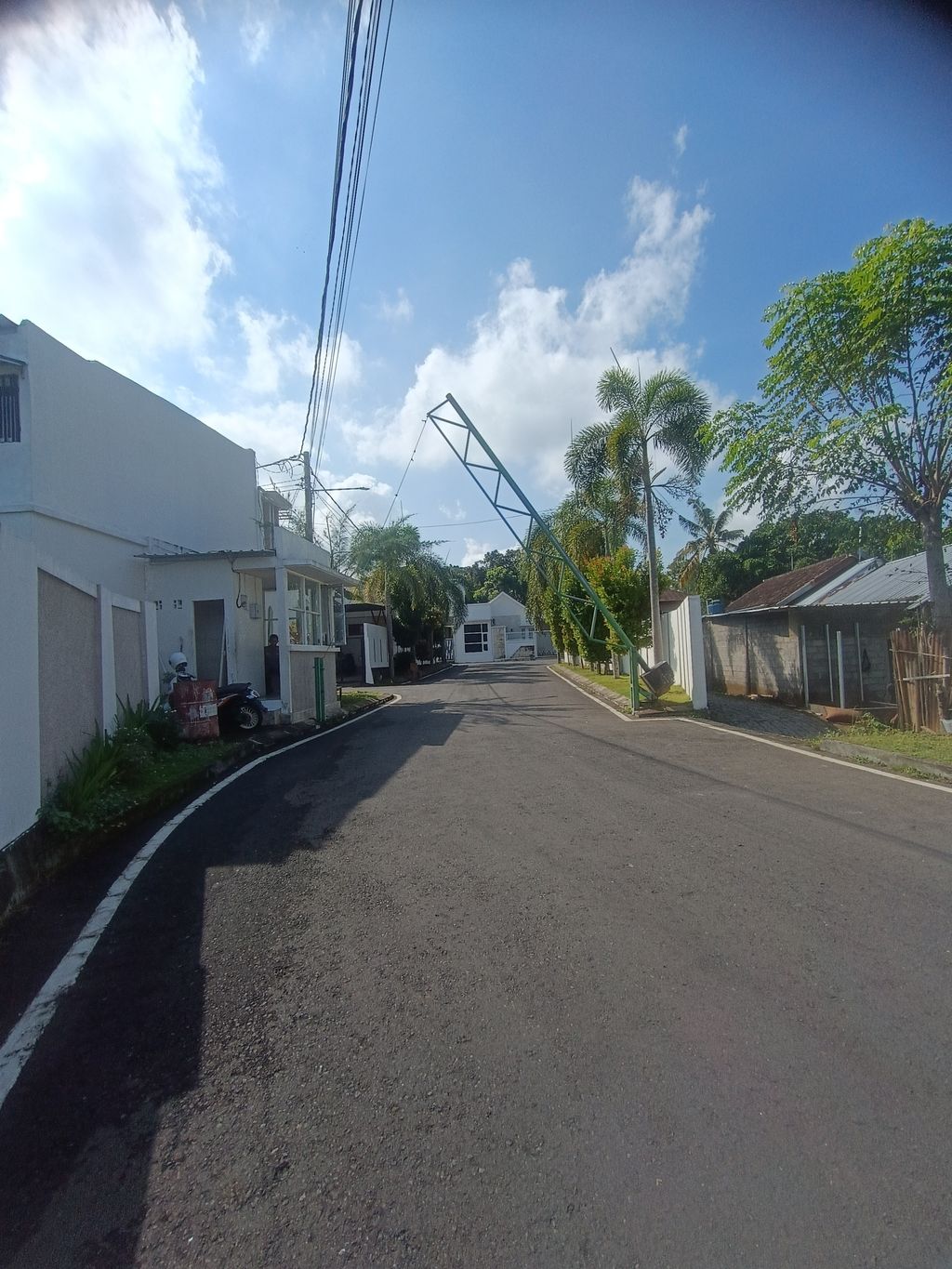 foto gerbang perumahan Mahkota Sayang Sayang