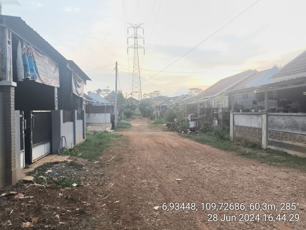 foto posisi tengah perumahan New Widya Asri