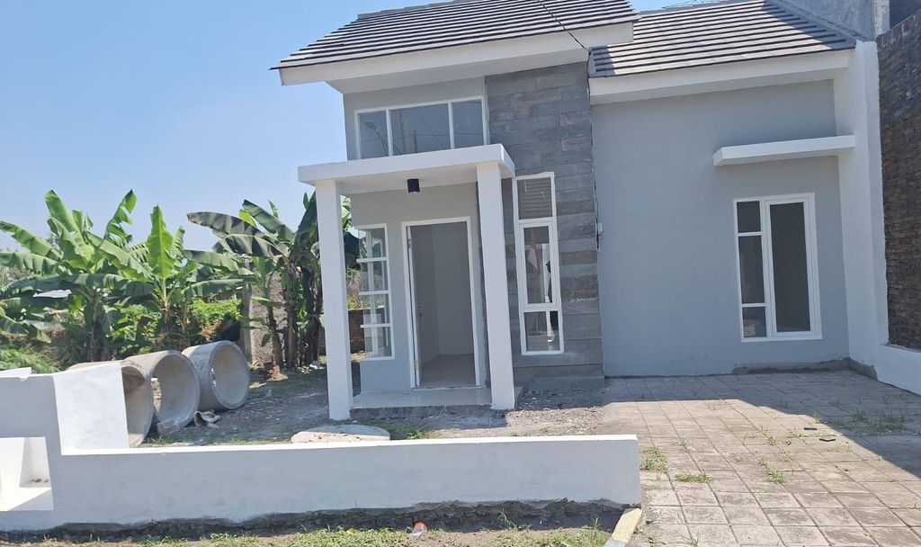 foto tampak rumah tipe BAGUS B4-03 HOOK perumahan KRIAN SEJAHTERA INDAH REGENCY