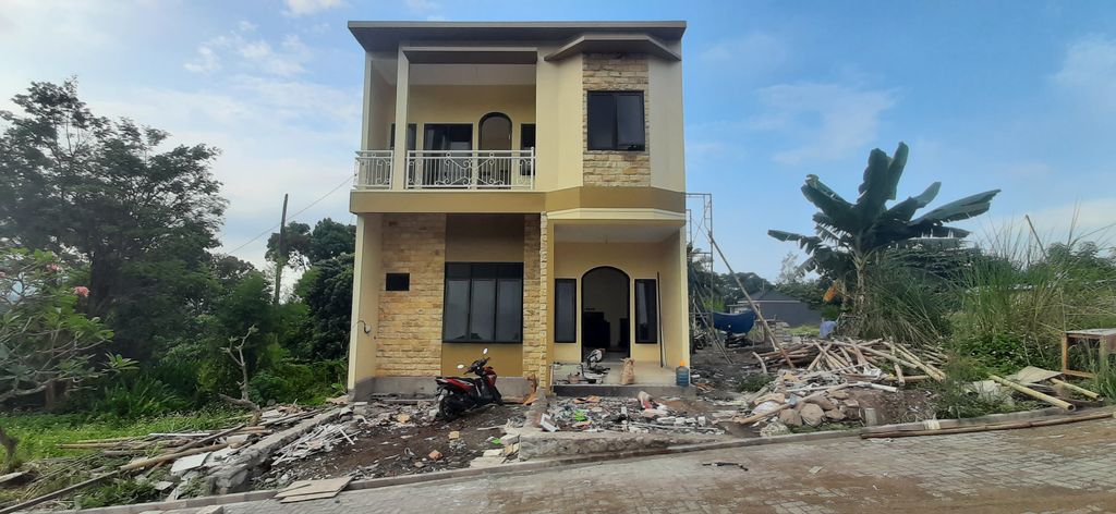foto contoh rumah perumahan TAMAN ARJUNO
