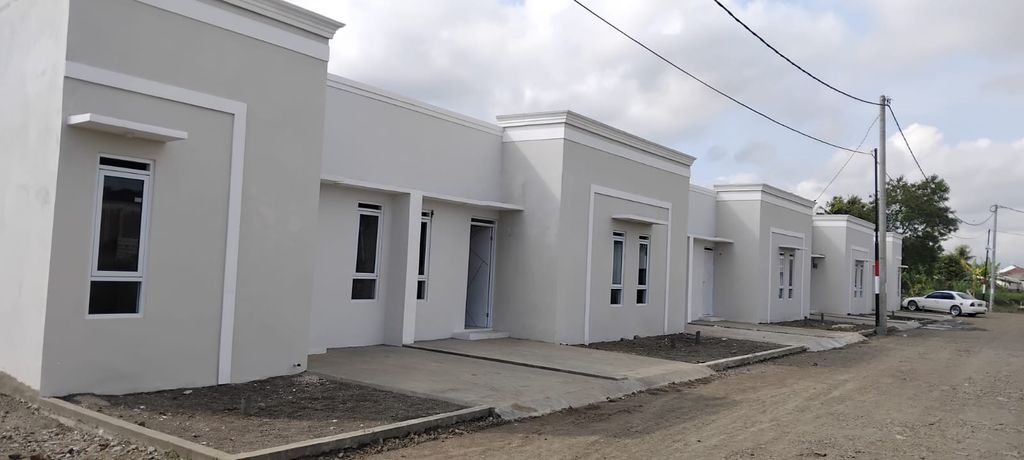 foto tampak rumah tipe 34/63 perumahan Parahyangan Residence