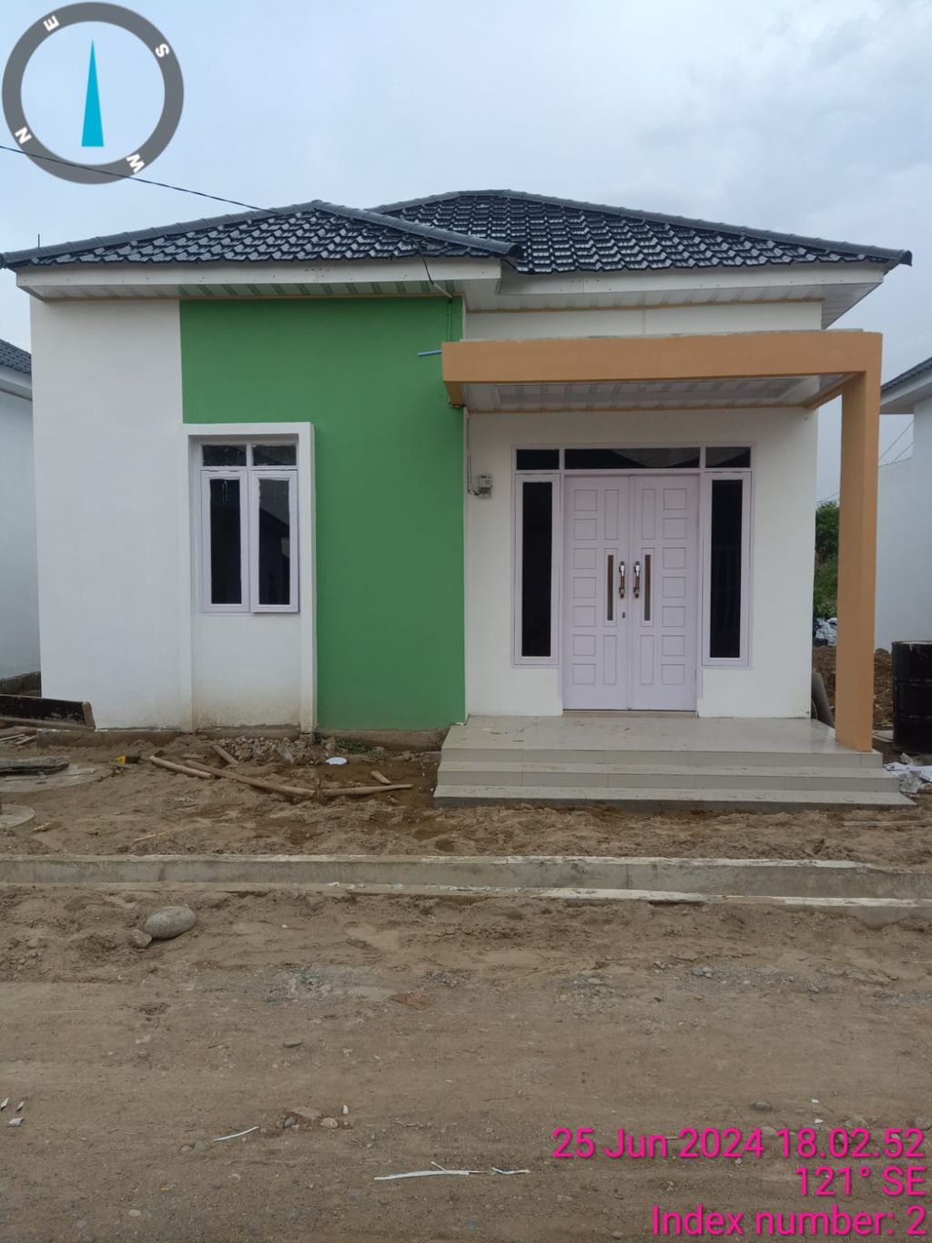 foto tampak rumah tipe 36/125 perumahan CEMARA INDAH