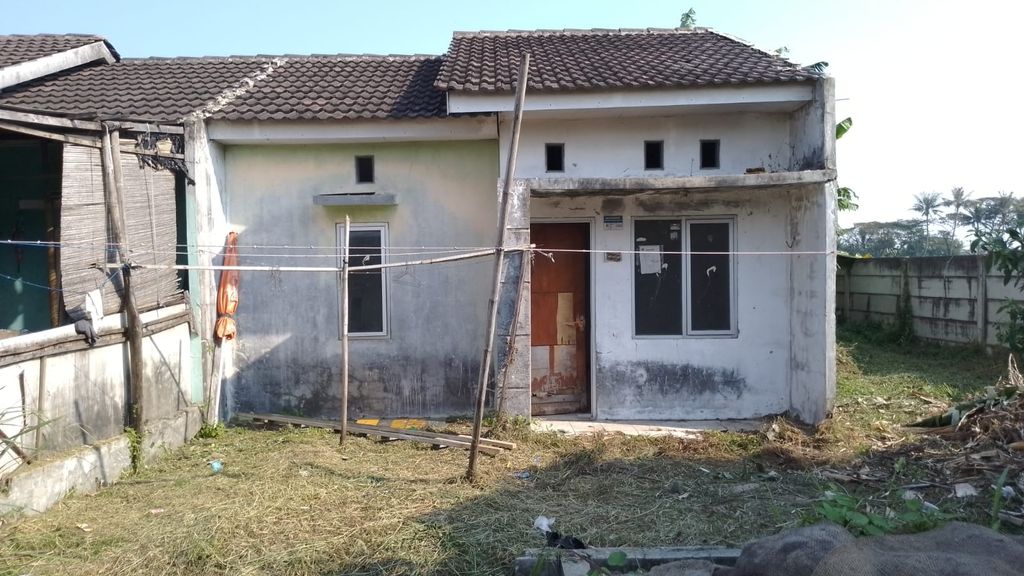 foto tampak rumah tipe 36/72 LAMA 178 perumahan PURI LESTARI