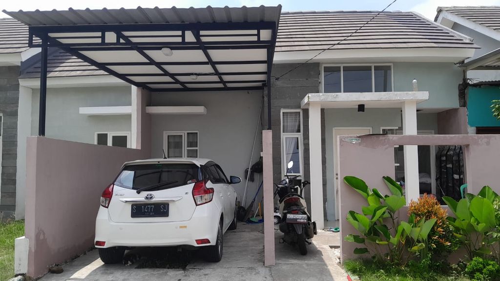foto tampak rumah tipe BAGUS B5-16 perumahan KRIAN SEJAHTERA INDAH REGENCY