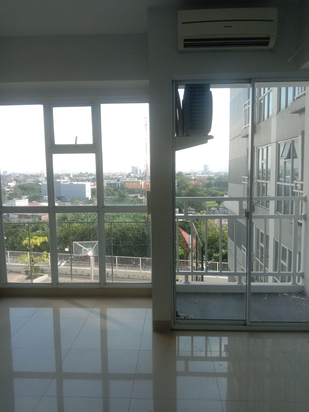 foto tampak rumah tipe Studio Khusus perumahan Taman Melati Surabaya MERR