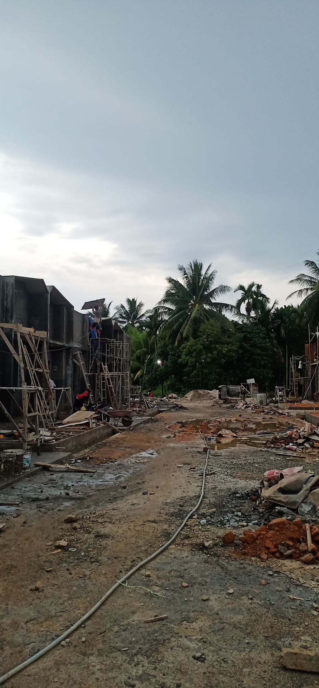 foto posisi tengah perumahan Raflesia