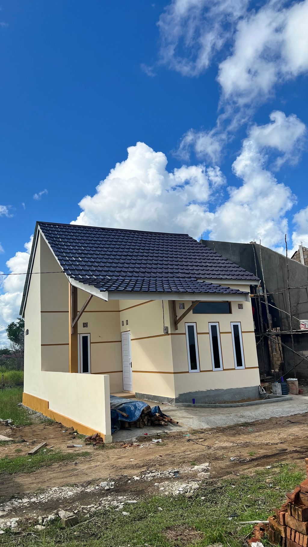 foto tampak rumah tipe 36/120 perumahan WIJAYALOKA RESIDENCE