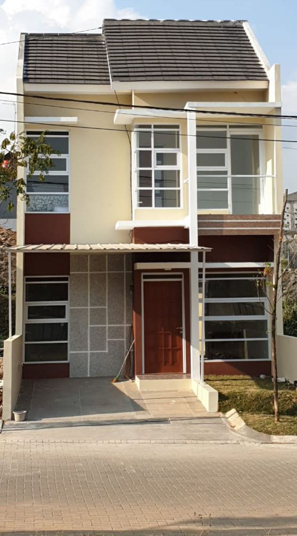 foto tampak rumah tipe 65 perumahan Padasuka Park