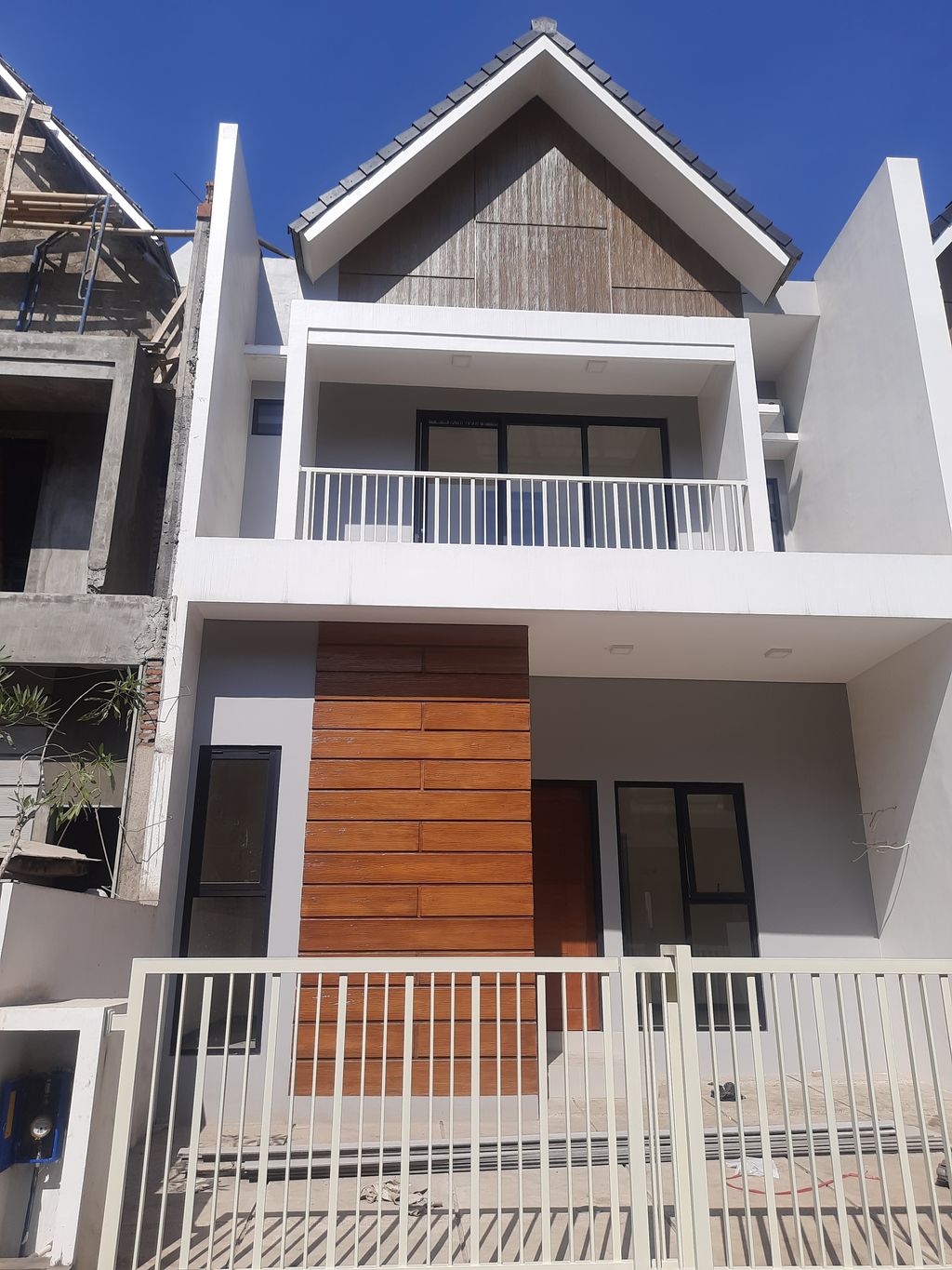 foto tampak rumah tipe SN 77/72 perumahan GRAHA AGUNG