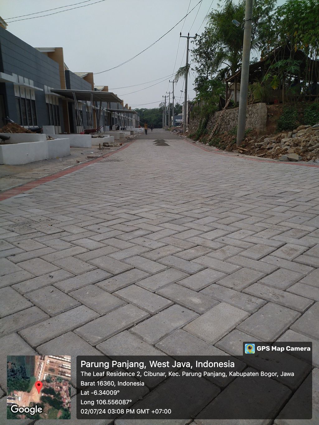foto posisi tengah perumahan The Leaf Residence