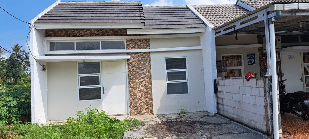 foto tampak rumah tipe BOUGENVILLE SUDUT 24/94 perumahan Synergy Residence Jatisari