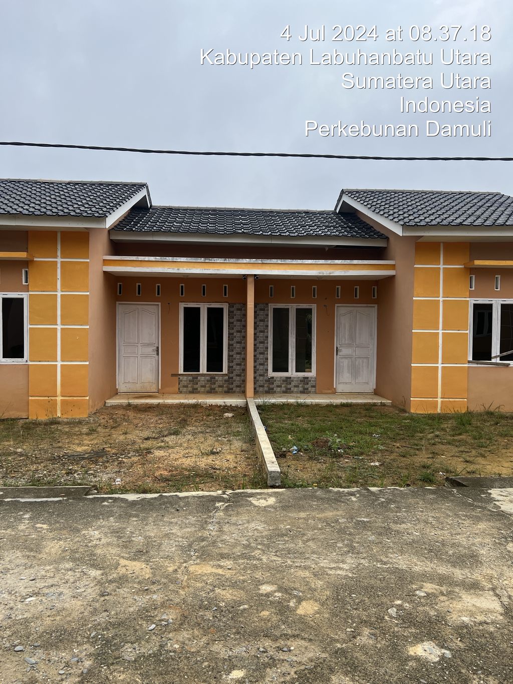 foto contoh rumah perumahan GRAHA NIRWANA