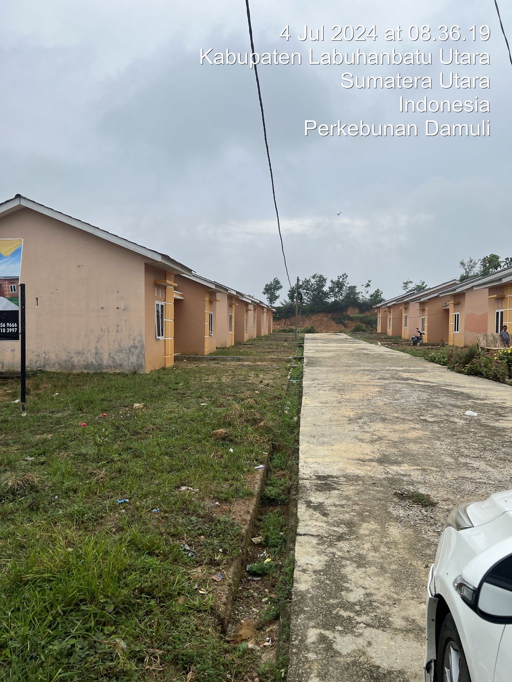 foto gerbang perumahan GRAHA NIRWANA