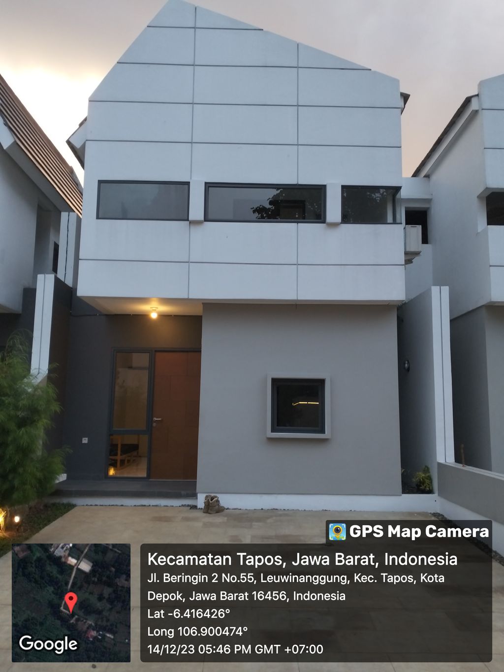 foto tampak rumah tipe 69 perumahan Cimanggis Eco Townhouse