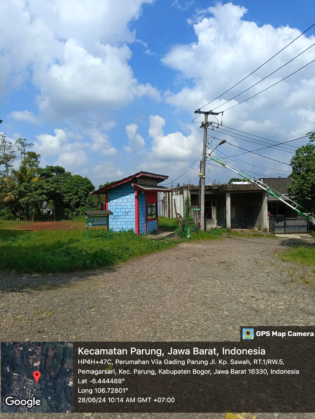 foto gerbang perumahan Villa Gading Parung