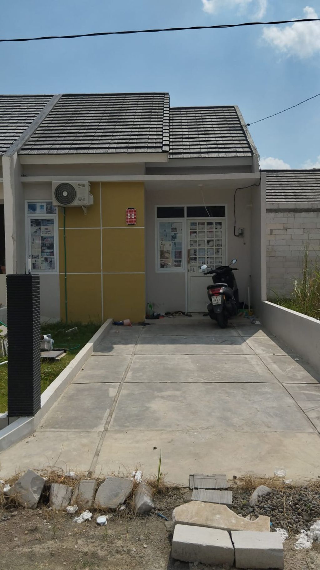 foto tampak rumah tipe KIMURA PLUS 30X68 perumahan MUARA GARDEN JAVANA