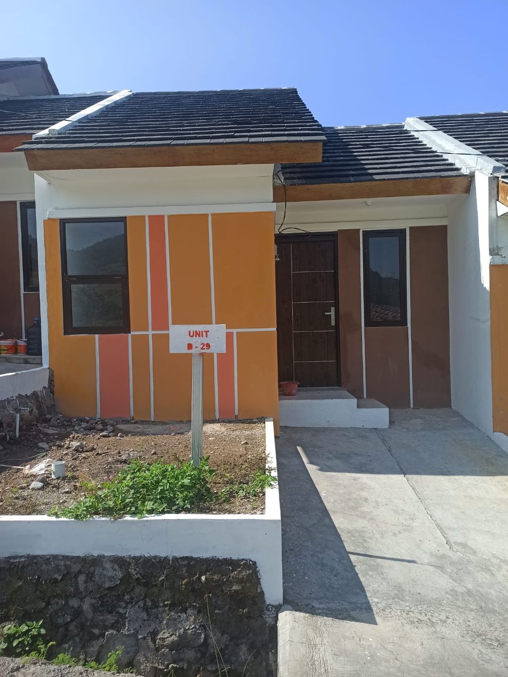 foto tampak rumah tipe 27/60 perumahan Kampung Geulis