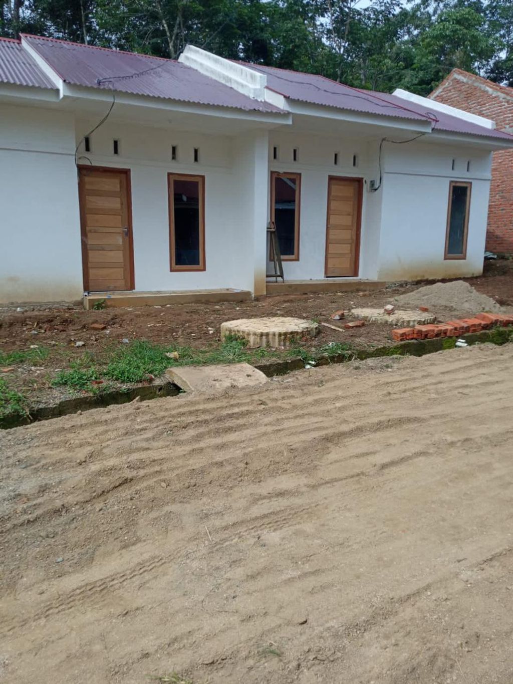 foto contoh rumah perumahan PERUMAHAN POLAK LOWE RESIDENCE 2