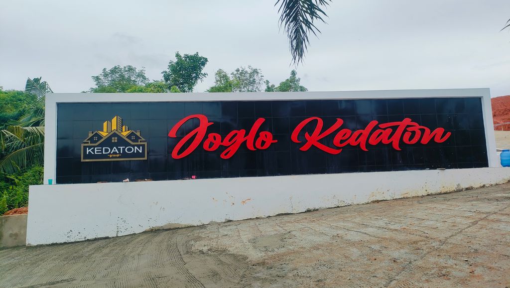foto gerbang perumahan JOGLO KEDATON